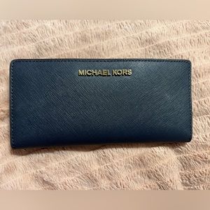 Michael Kors Navy Blue Wallet Like New !!!!!